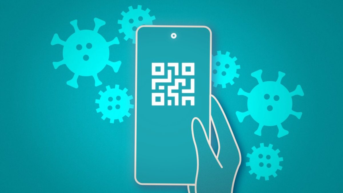 Un smartphone avec un QR Code // Source : Numerama/Melvyn Dadure 