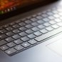 Surface Laptop trackpad and keyboard // Source: Photo Corentin Béchade for Numerama Surface Laptop trackpad and keyboard // Source: Photo Corentin Béchade for Numerama