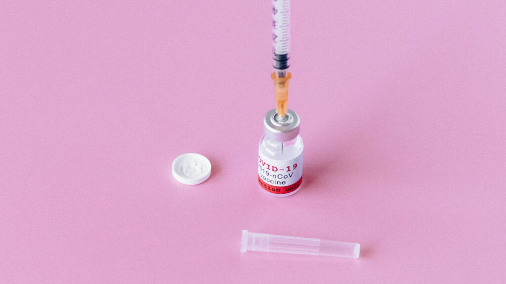 vaccin covid 19 aiguille seringue dose