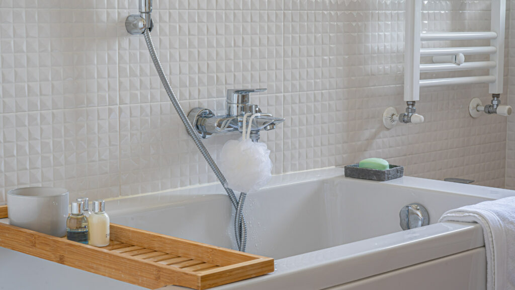 Une baignoire. // Source : Pexels/Castorly Stock (photo recadrée) Une baignoire. // Source : Pexels/Castorly Stock (photo recadrée)