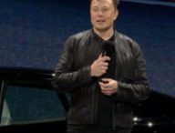 Elon Musk lors de la présentation de la Tesla Model S Plaid // Source : Capture Numerama / Youtube Tesla