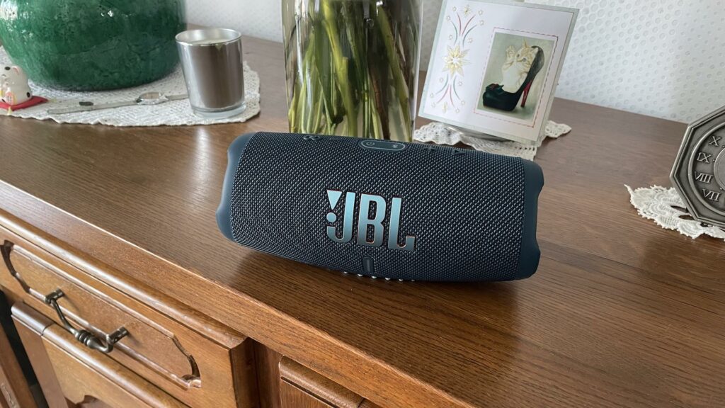 JBL Charge 5  // Source : Maxime Claudel pour Numerama