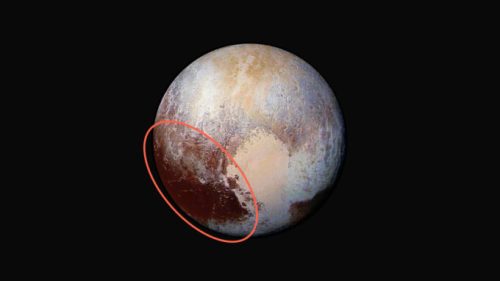 La macule Cthulhu sur Pluton. // Source : Flickr/CC/NASA/JHUAPL/SwRI (annotation Numerama)