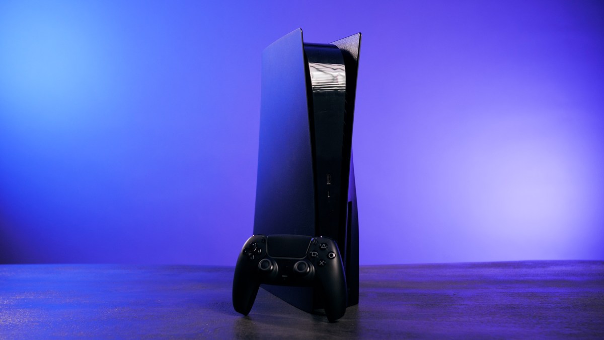 PS5 noire // Source : Louise Audry pour Numerama