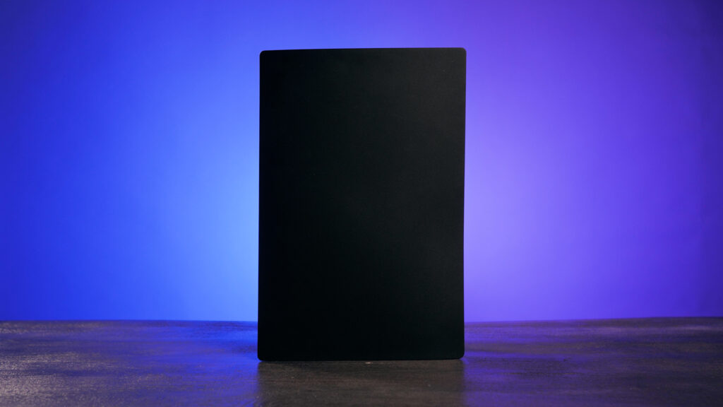 PS5 noire // Source : Louise Audry pour Numerama PS5 noire // Source : Louise Audry pour Numerama