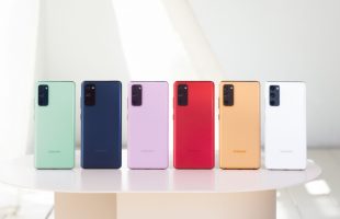 Le Samsung Galaxy S20 FE est disponible dans de nombreux coloris. // Source : Samsung