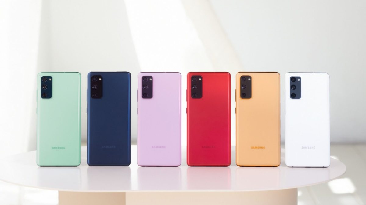 Le Samsung Galaxy S20 FE est disponible dans de nombreux coloris. // Source : Samsung
