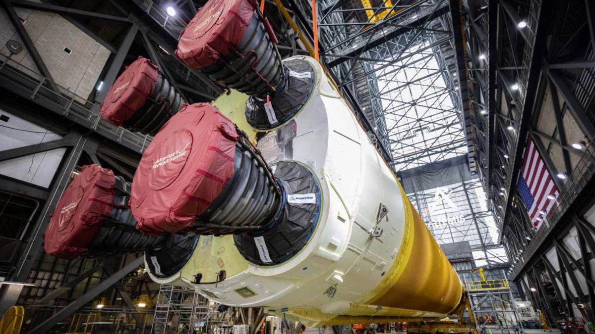 La Nasa a commencé à déplacer l'étage central de la fusée SLS. // Source : Nasa / Franck Michaux