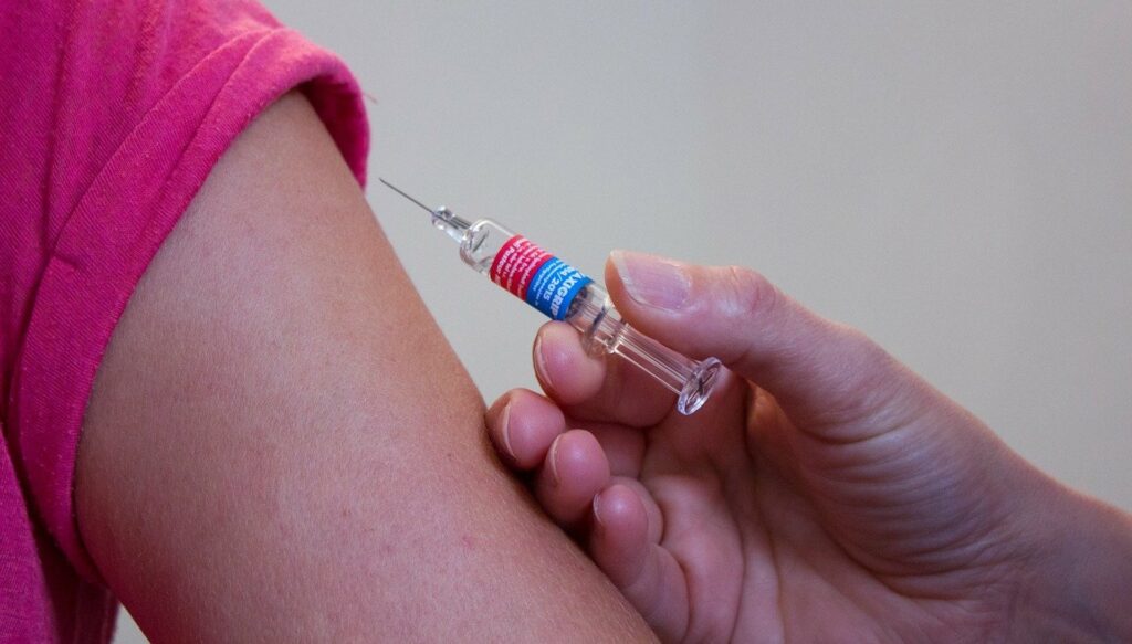 vaccination-1215279_1280