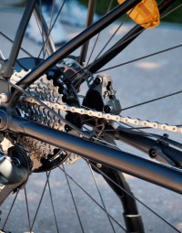 Équipement, sécurité, réparations : conduire un vélo électrique, combien ça coûte ?