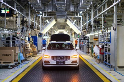 Volvo commence à acheter de l'acier décarboné pour produire ses voitures. // Source : Volvo