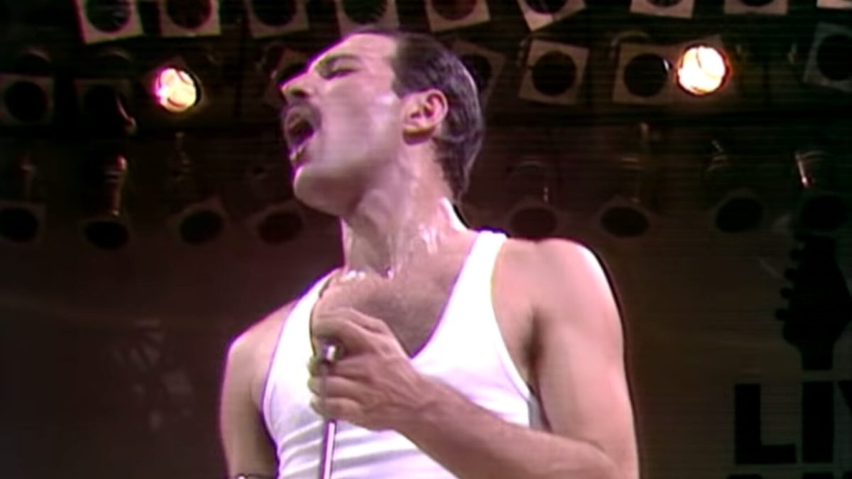 We Will Rock You - Queen // Source : YouTube