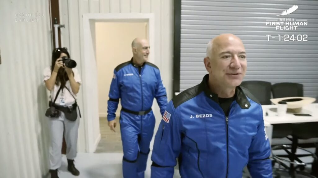Jeff Bezos pendant la mission Blue Origin // Source : YouTube/Blue Origin