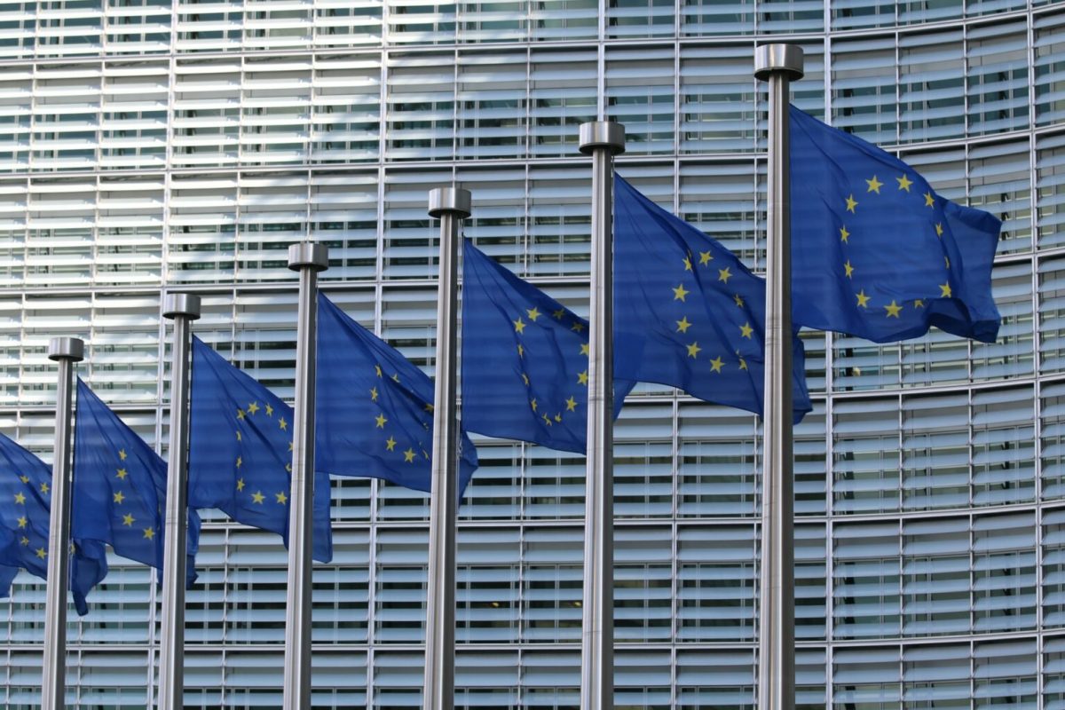 Le drapeau de l'Union européenne à Bruxelles // Source : Guillaume Périgois / Unsplash