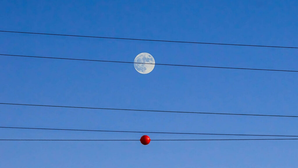 Ceci n'est pas une conjonction entre la Lune et Mars. // Source : Pexels/Karolina (photo recadrée) Ceci n'est pas une conjonction entre la Lune et Mars. // Source : Pexels/Karolina (photo recadrée)