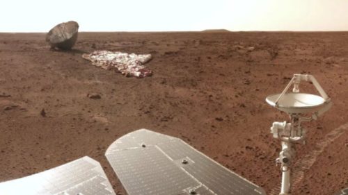 Zhurong a retrouvé son parachute sur Mars. // Source : CNSA