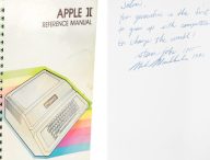 Manuel Apple II signé par Steve Jobs // Source : RR Auction