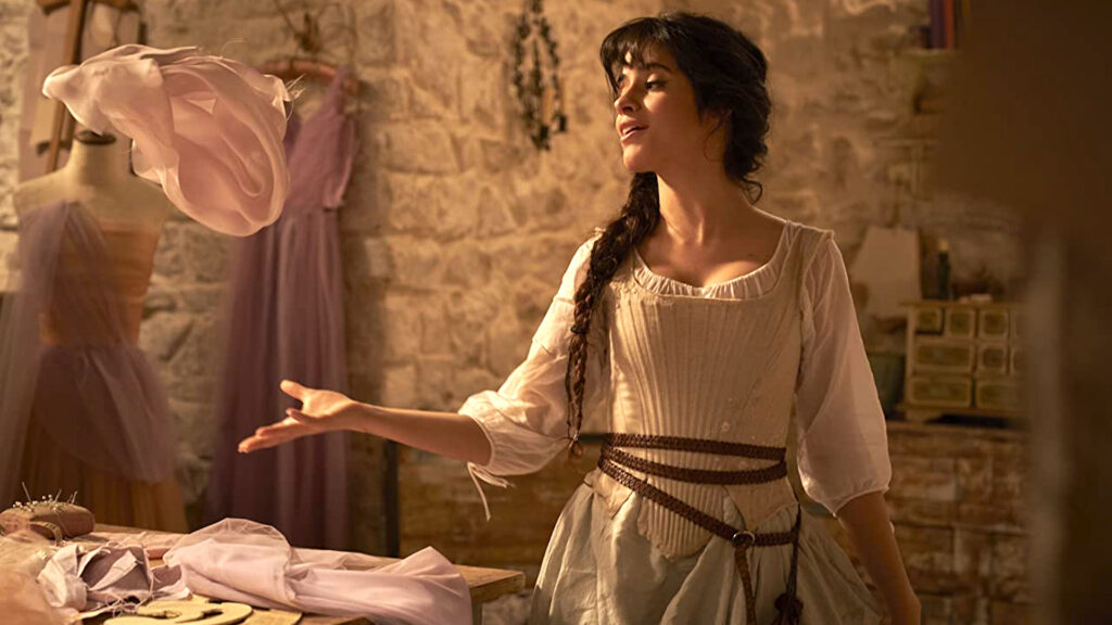 Camila Cabello dans Cendrillon // Source : Amazon Prime Video Camila Cabello dans Cendrillon // Source : Amazon Prime Video