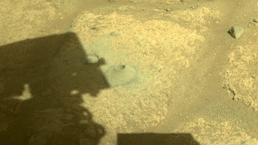 Perseverance a pris cette photo le 6 août 2021, au 164e sol de la mission Mars 2020. // Source : NASA/JPL-Caltech (photo recadrée)