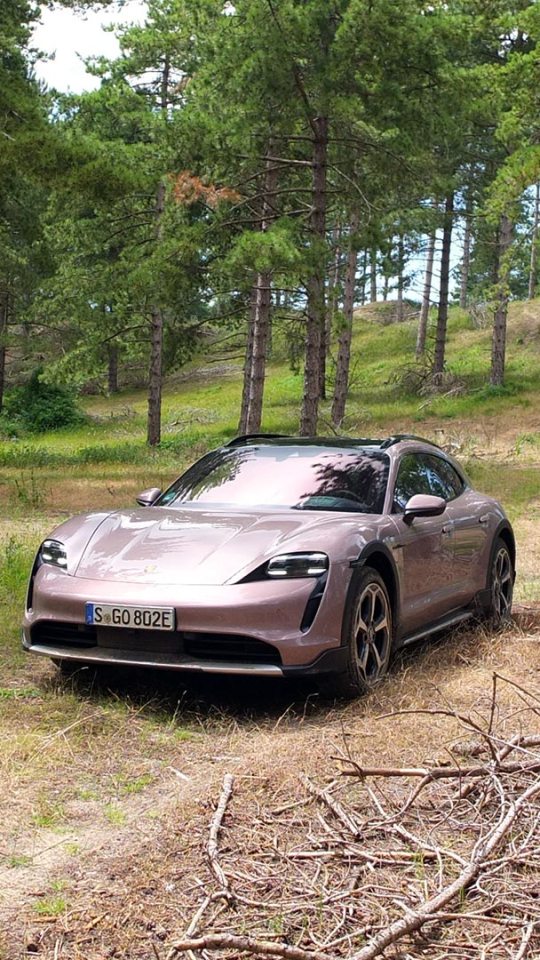 La nouvelle application Porsche donne un aperçu prometteur du futur CarPlay  - Numerama