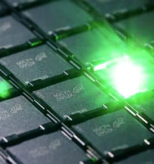 Circuit imprimé RAM // Source : Crucial