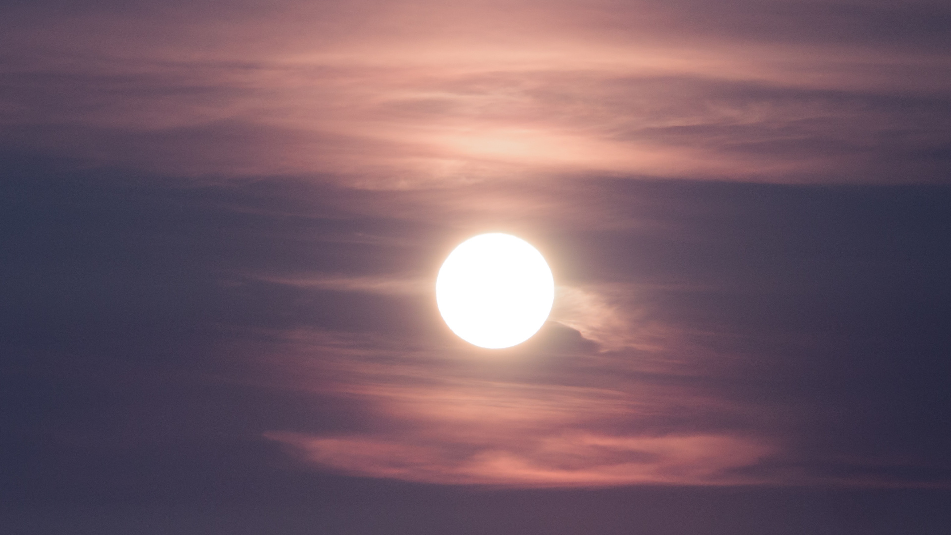 Le Soleil couchant. // Source : Flickr/CC/Arabani (photo recadrée)