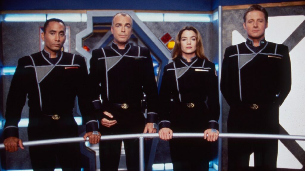 Babylon 5 (série originale). // Source : Warner