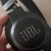 Le casque JBL Live 660NC // Source : Maxime Claudel pour Numerama