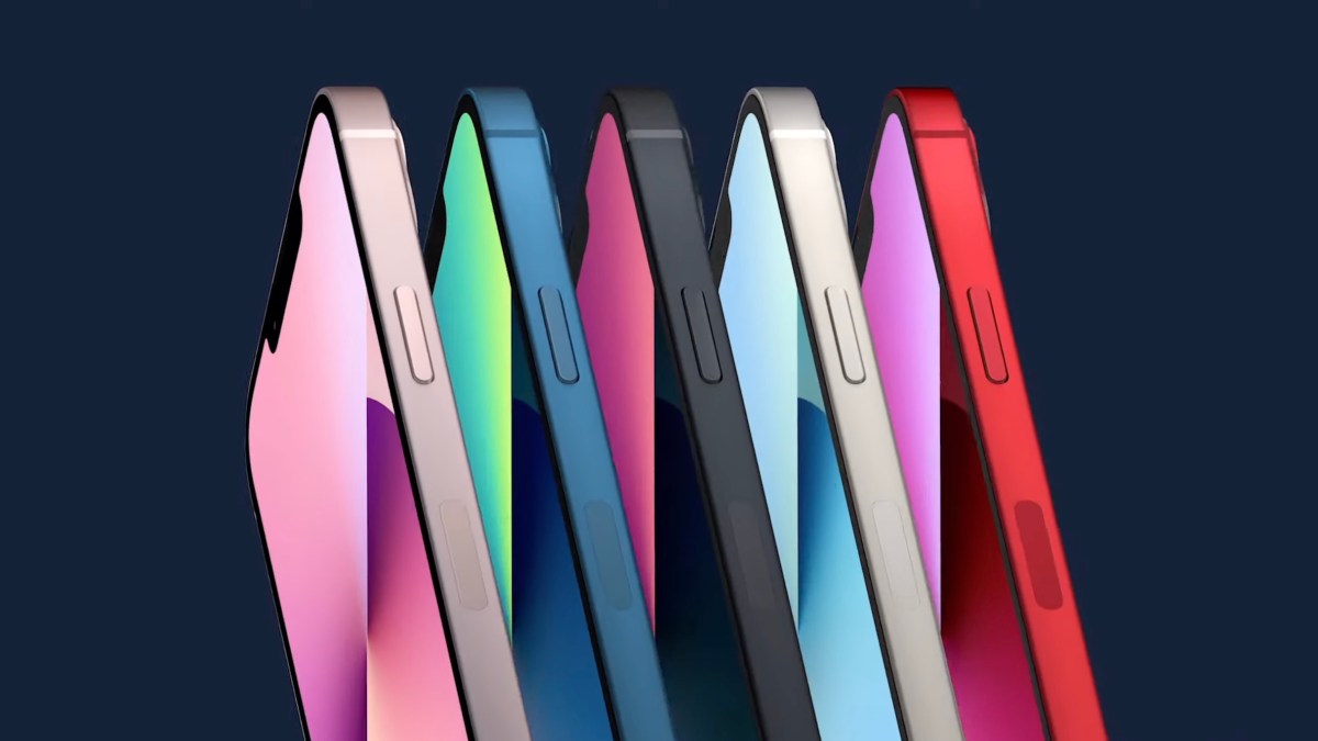 Le nouvel iPhone 13 en plusieurs couleurs // Source : YouTube/Apple