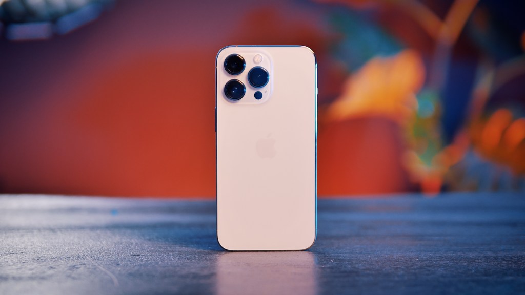 iPhone 13 Pro // Source : Louise Audry pour Numerama iPhone 13 Pro // Source : Louise Audry pour Numerama