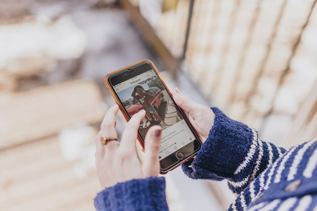 Regarder des photos d'influenceurs sur Instagram est nocif pour les utilisateurs les plus jeunes de la plateforme  // Source : Kate Torline / Unsplash