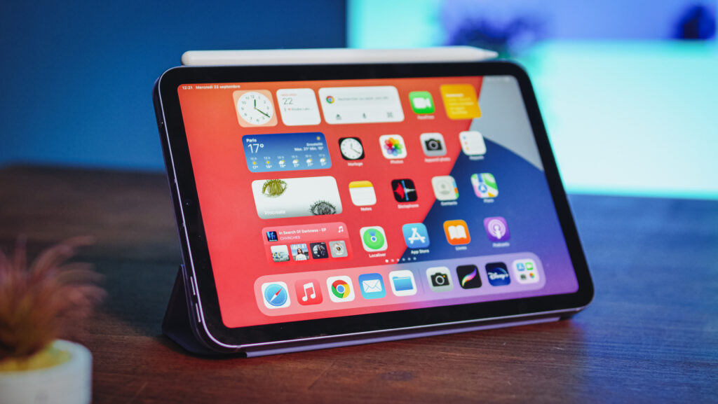 iPad Mini 6 // Source : Louise Audry pour Numerama iPad Mini 6 // Source : Louise Audry pour Numerama