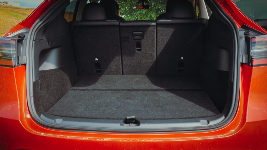 Tesla Model Y // Source : Louise Audry pour Numerama Tesla Model Y // Source : Louise Audry pour Numerama