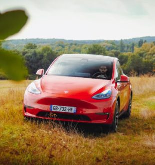 Tesla Model Y // Source : Louise Audry pour Numerama
