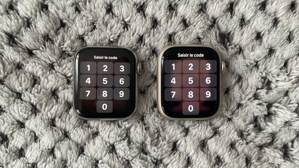 Déverrouillage sur Apple Watch Series 6 (gauche) versus déverrouillage sur Apple Watch Series 7 (droite) // Source : Maxime Claudel pour Numerama