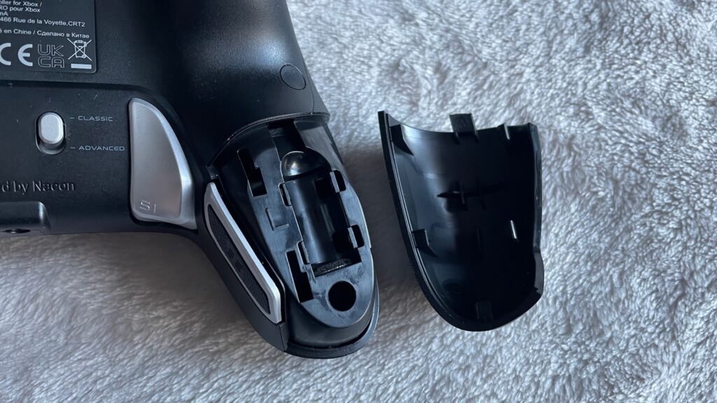 Manette Nacon Revolution X Pro Controller pour Xbox // Source : Maxime Claudel pour Numerama Manette Nacon Revolution X Pro Controller pour Xbox // Source : Maxime Claudel pour Numerama