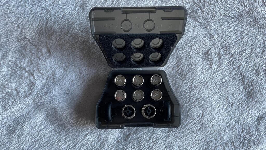 Manette Nacon Revolution X Pro Controller pour Xbox // Source : Maxime Claudel pour Numerama Manette Nacon Revolution X Pro Controller pour Xbox // Source : Maxime Claudel pour Numerama