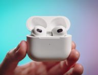 Apple AirPods 3 // Source : Louise Audry pour Numerama