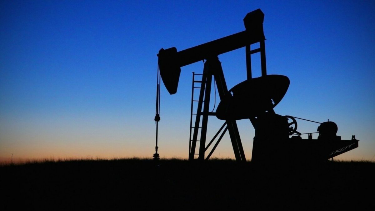 Pompe pétrole. // Source : Pixabay