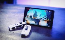 Nintendo Switch OLED // Source : Louise Audry pour Numerama Nintendo Switch OLED // Source : Louise Audry pour Numerama