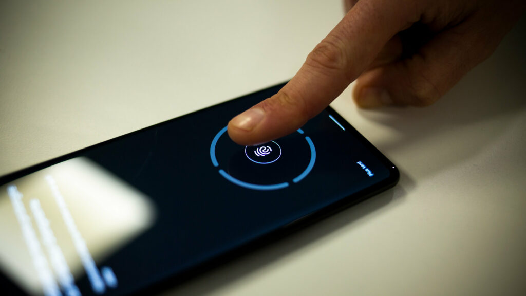 Comment fonctionne un capteur d'empreinte de smartphone ? - Numerama