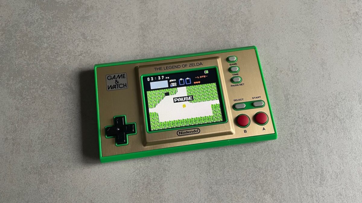 La Game & Watch Zelda allumée // Source : Maxime Claudel pour Numerama