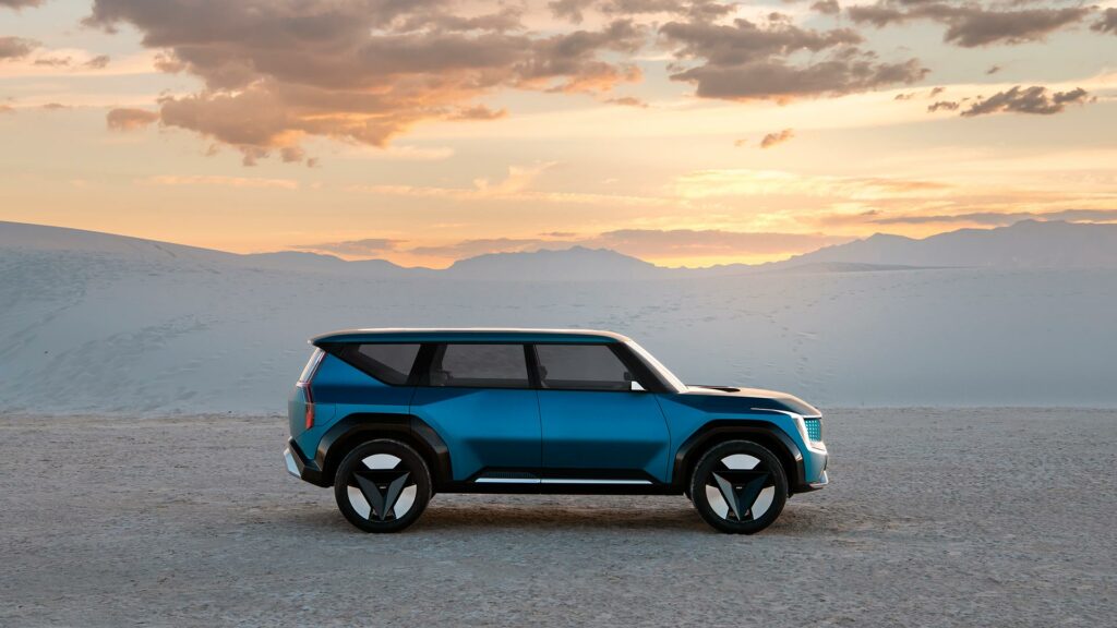 Kia Concept EV9 de profil // Source : Kia