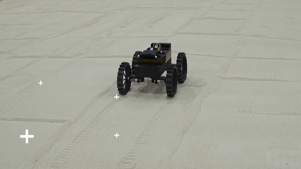 Des robots mobiles de la taille d'une boite à chaussures. // Source : Capture d'écran YouTube NASA Glenn Research Center