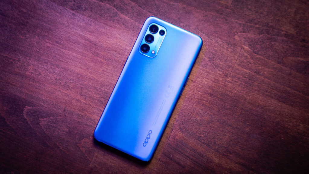 Oppo Find X3 Lite // Source : Louise Audry pour Numerama Oppo Find X3 Lite // Source : Louise Audry pour Numerama