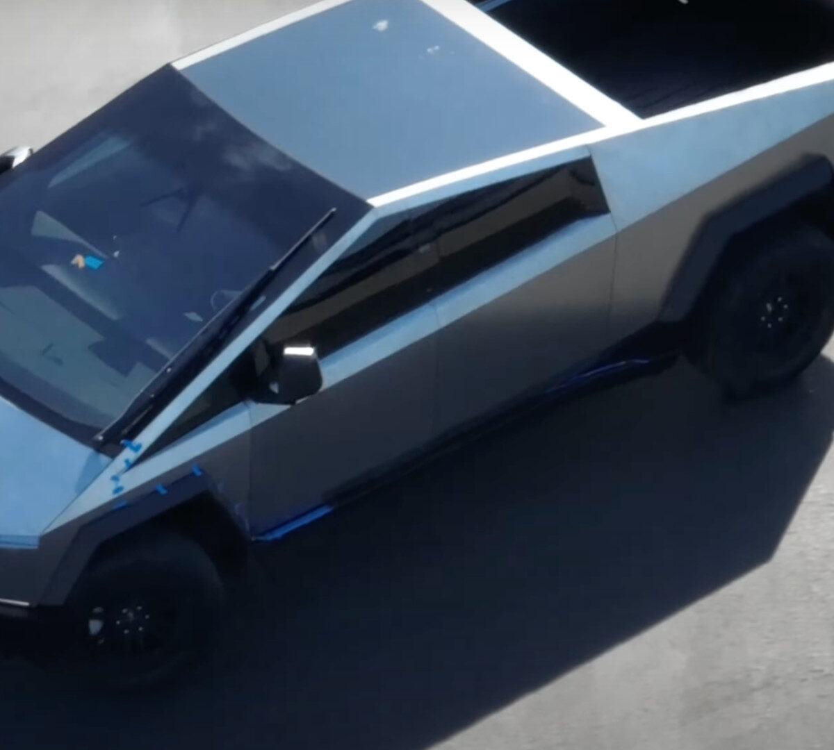 Le Cybertruck de Tesla aura des rétroviseurs. // Source : Capture YouTube Chile AI100