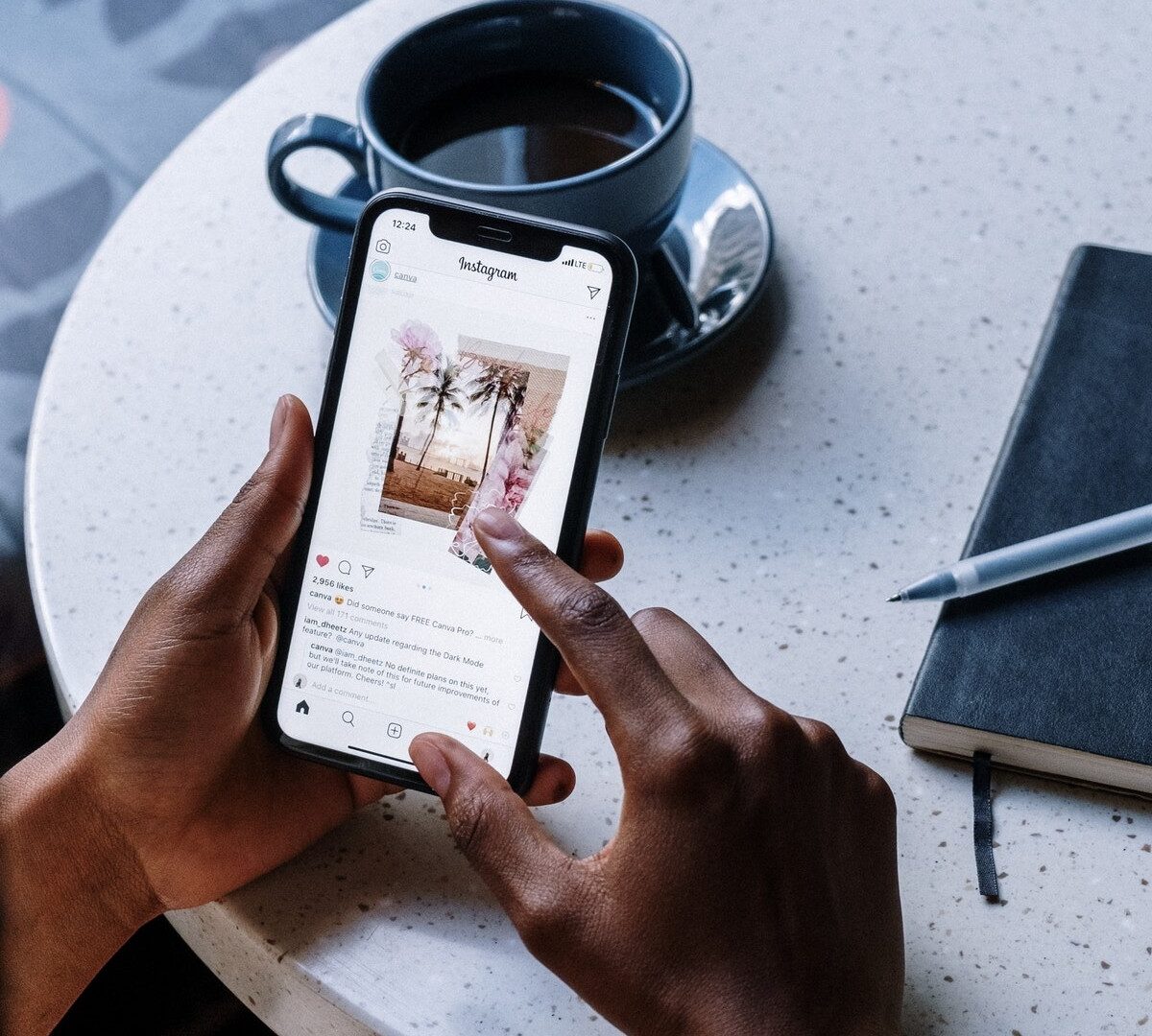 Instagram sur mobile. // Source : Pexels