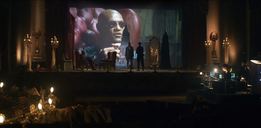 Laurence Fishburne de Matrix 1 est-il bien dans Matrix 4 ? // Source : YouTube/Warner Bros. Pictures