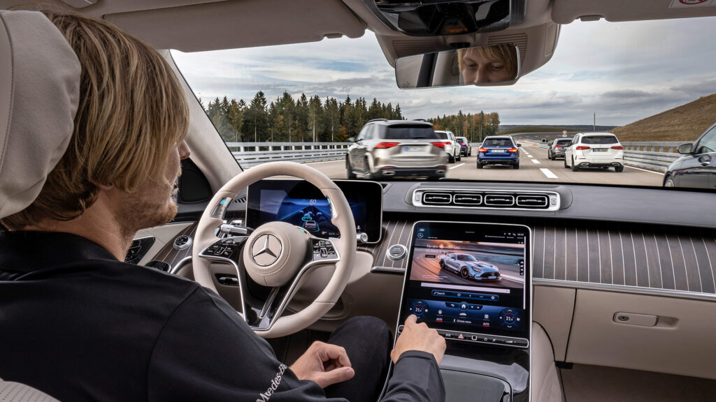 Mercedes atteint avant Tesla la prochaine étape de la conduite autonome