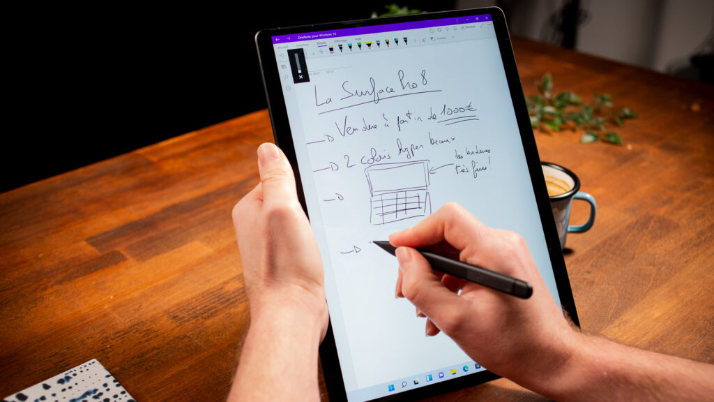 La prise de note sur la Microsoft Surface Pro 8 // Source : Johana Hallmann pour humanoid xp